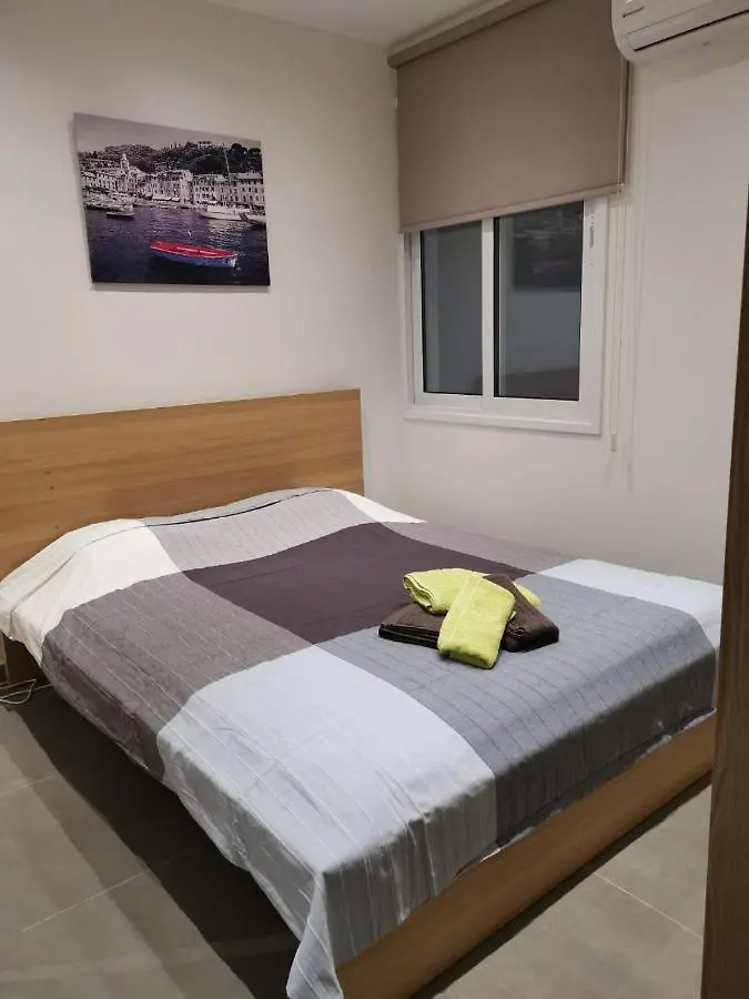 Nat'S Finikoudes Beach 3 Bedroom Apartment Larnaca 0*,