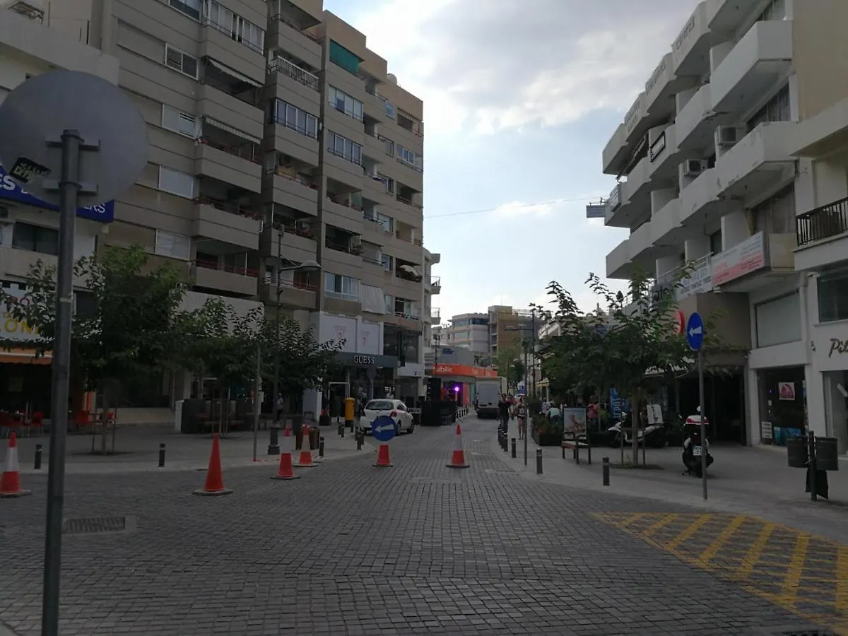Nat'S Finikoudes Beach 3 Bedroom Apartment Larnaca 0*,  Cypern